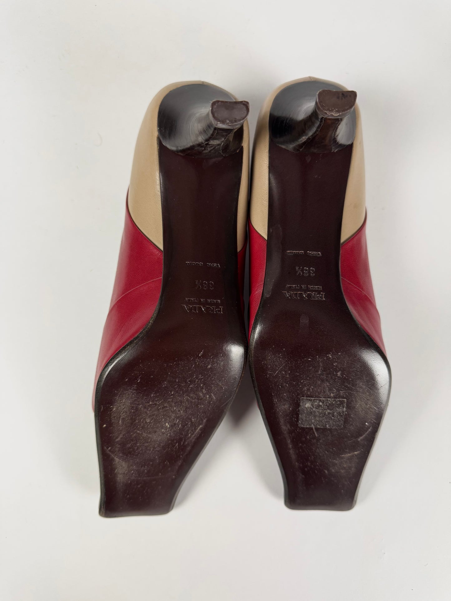 Prada Tricolor Colorblock Leather Kitten Heel Pumps Black Red Taupe Pointed Toe 2000s - 38,5 IT/39 EU