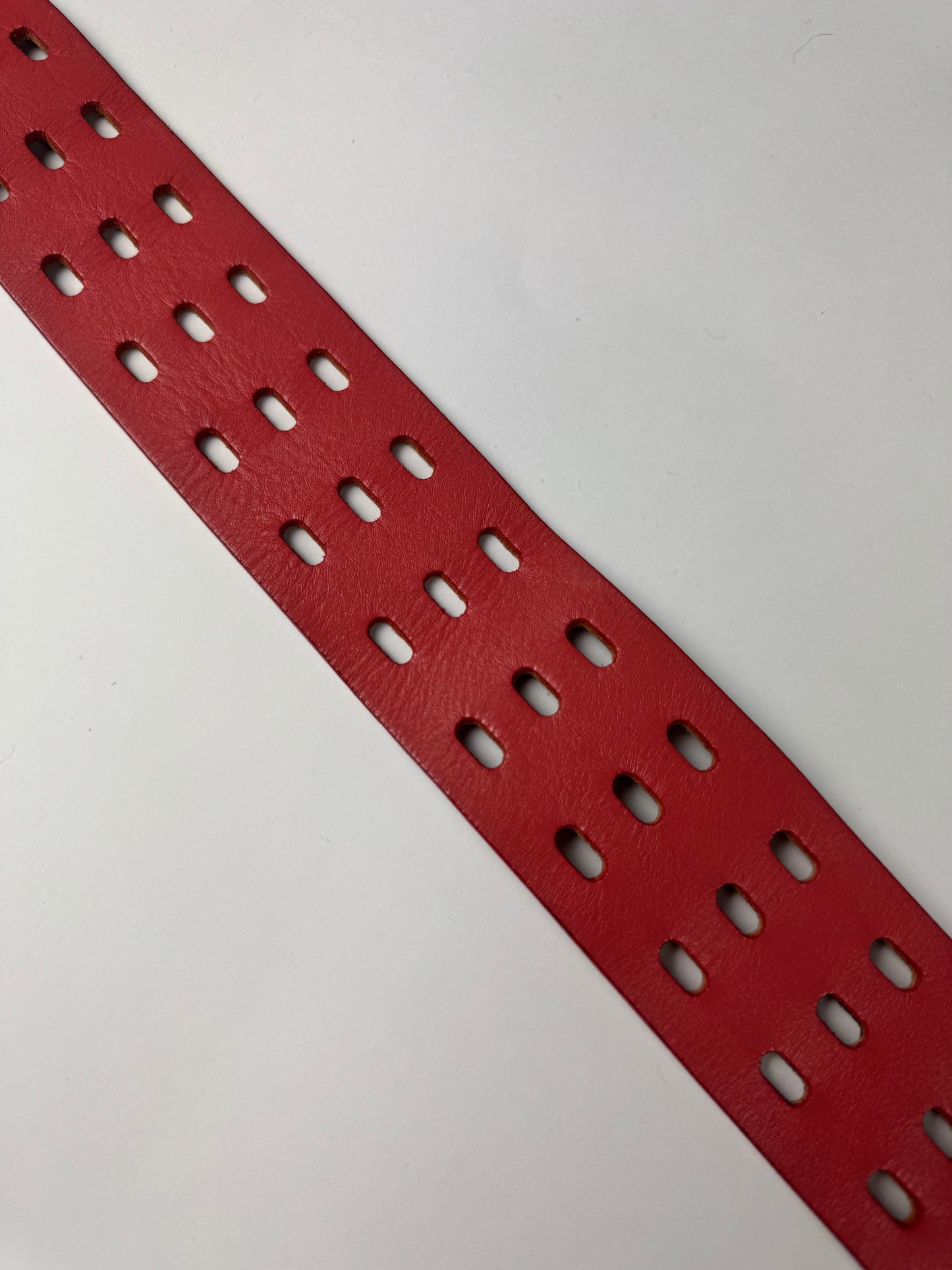 John Galliano Triple Prong Holed Red Gallant Leather Belt 2000s - 80 CM