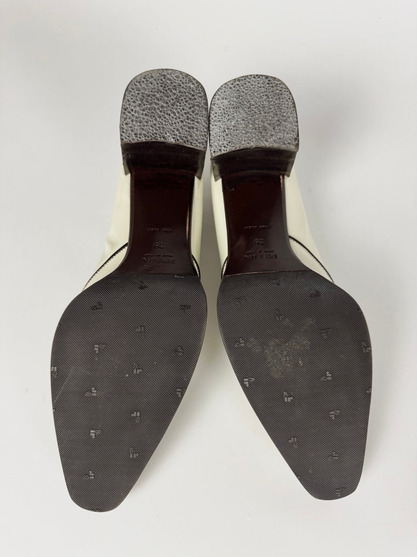 Prada Sharp Leather Bowling Heels Pointed Toe Shoes FW 2000 - 39 IT/39,5 EU