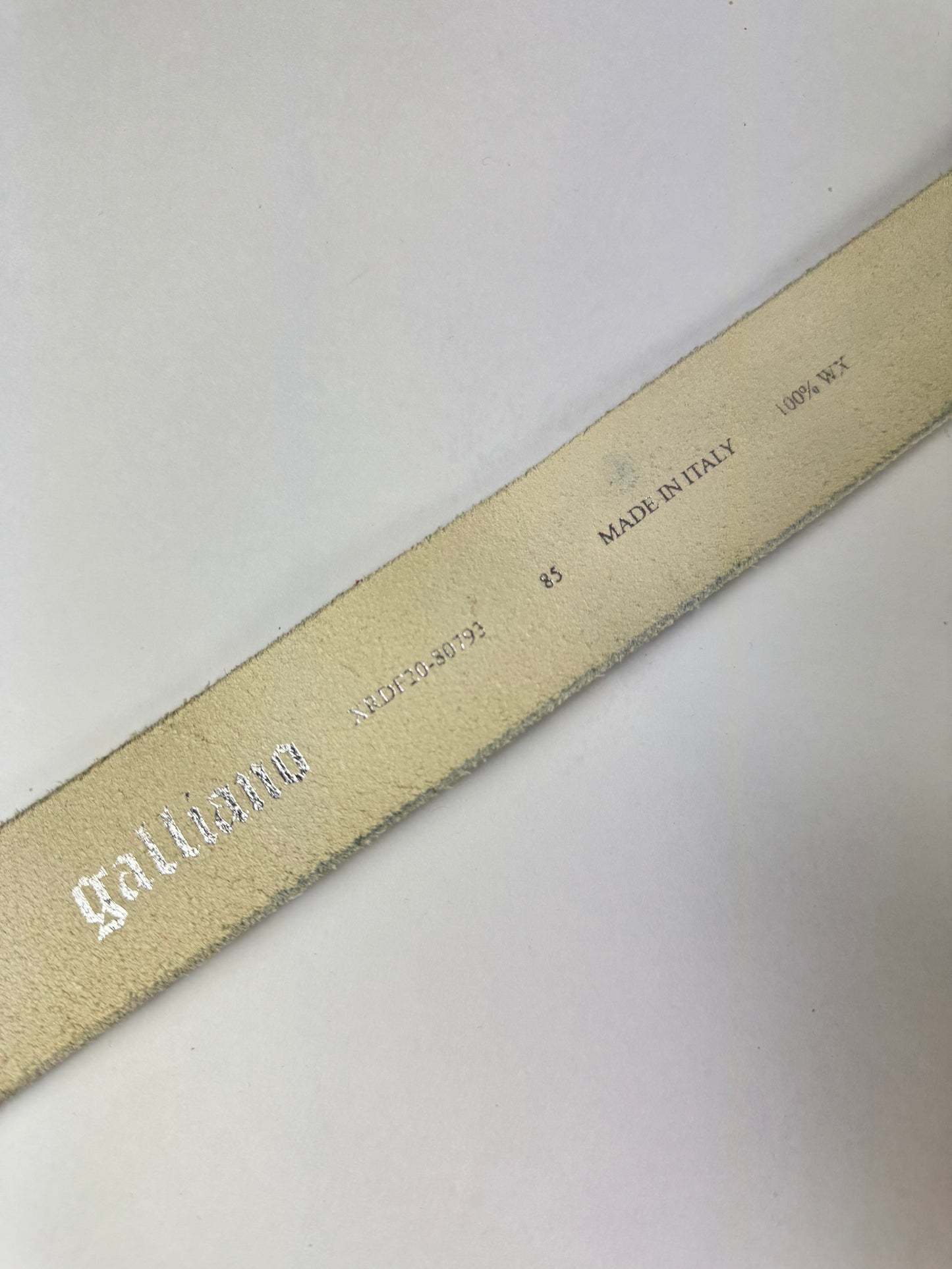 John Galliano Cream Waxed Leather Newspaper Belt 2000s - 85 CM