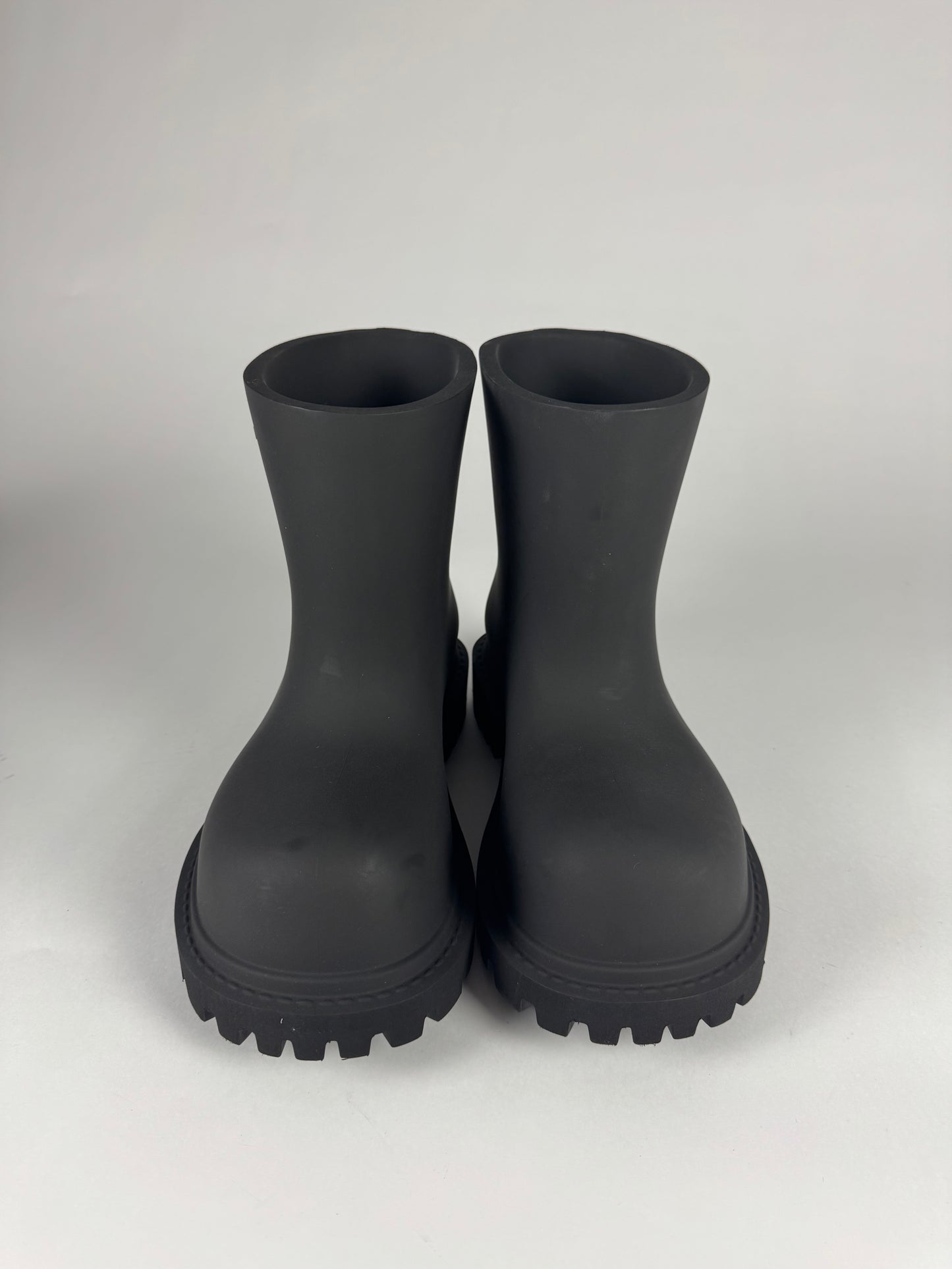 Balenciaga Dark Grey Steroid Oversized Boots Resort 2023 - 43 EU