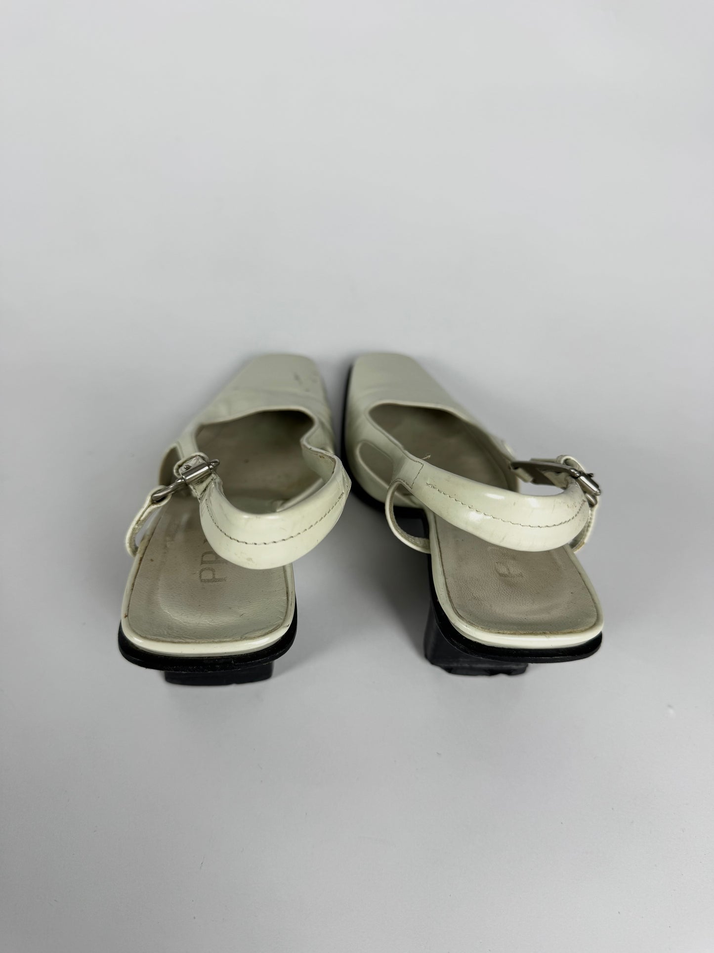 Prada Patent White Leather Slingback Pumps 1990s - 36 IT/36,5 EU