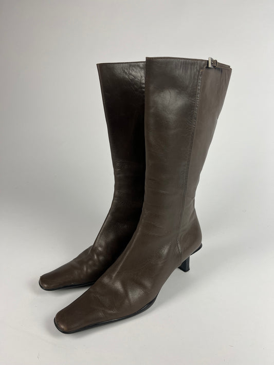 Prada Brown Belted Leather Boots FW 2000 - 38,5 IT/39,5 EU