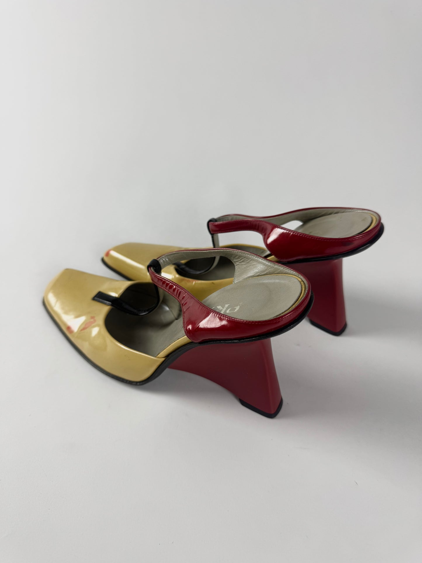 Prada Patent Beige Red Many Jane Wedges Heel Pumps FW 1998 - 40 IT/40,5 EU