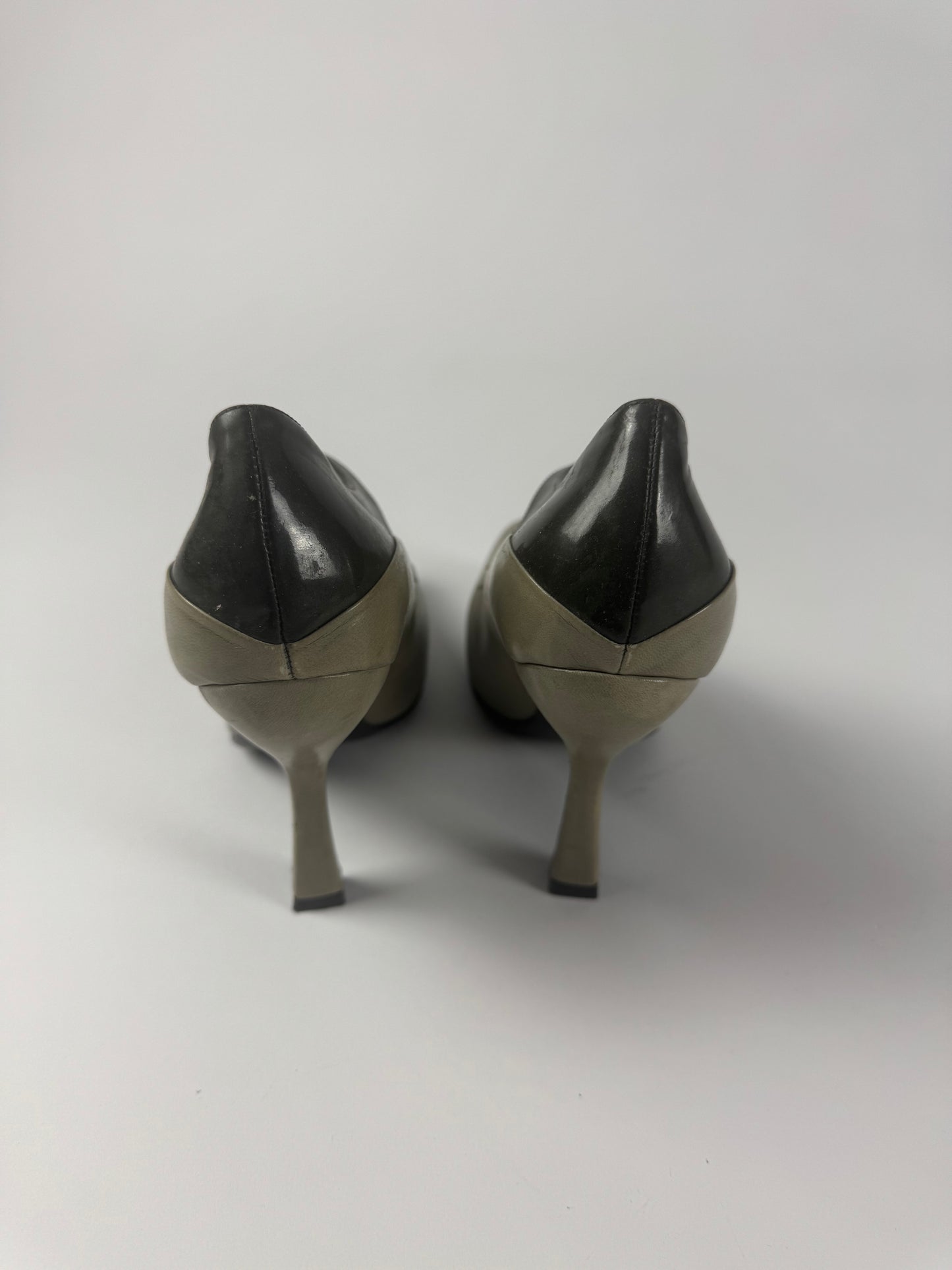 Prada Mary Jane Elegant Two Tones Grey Leather Pumps FW 2001 - 39,5 IT/40,5 EU
