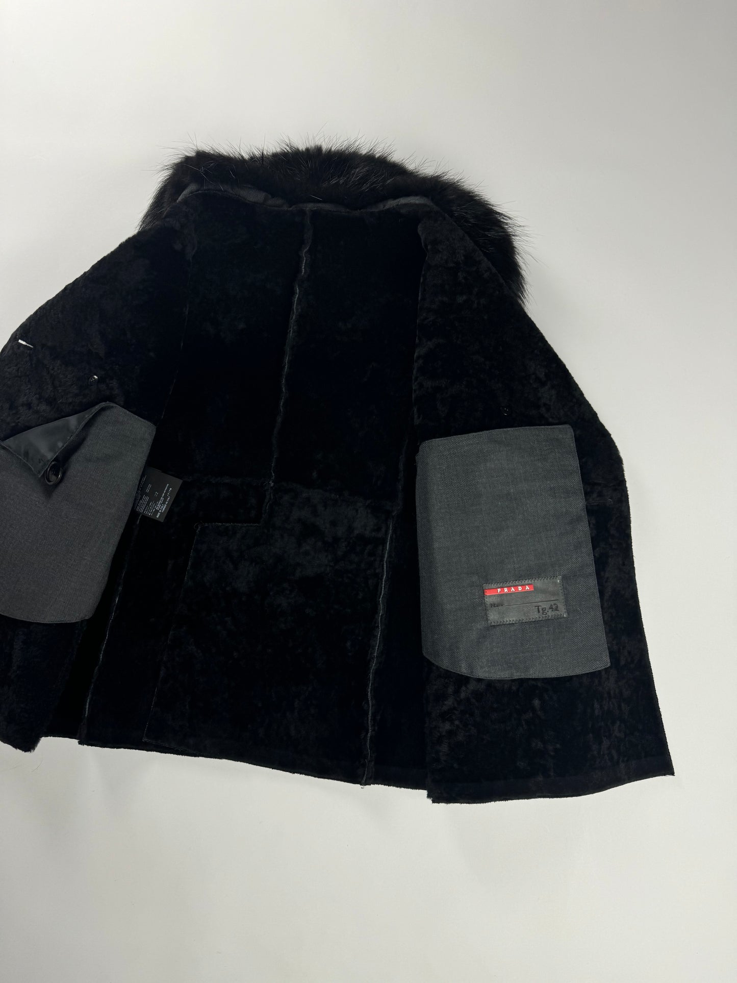 Prada Wool Inside Sheep Fur Elegant Collar FW 2010 - XS
