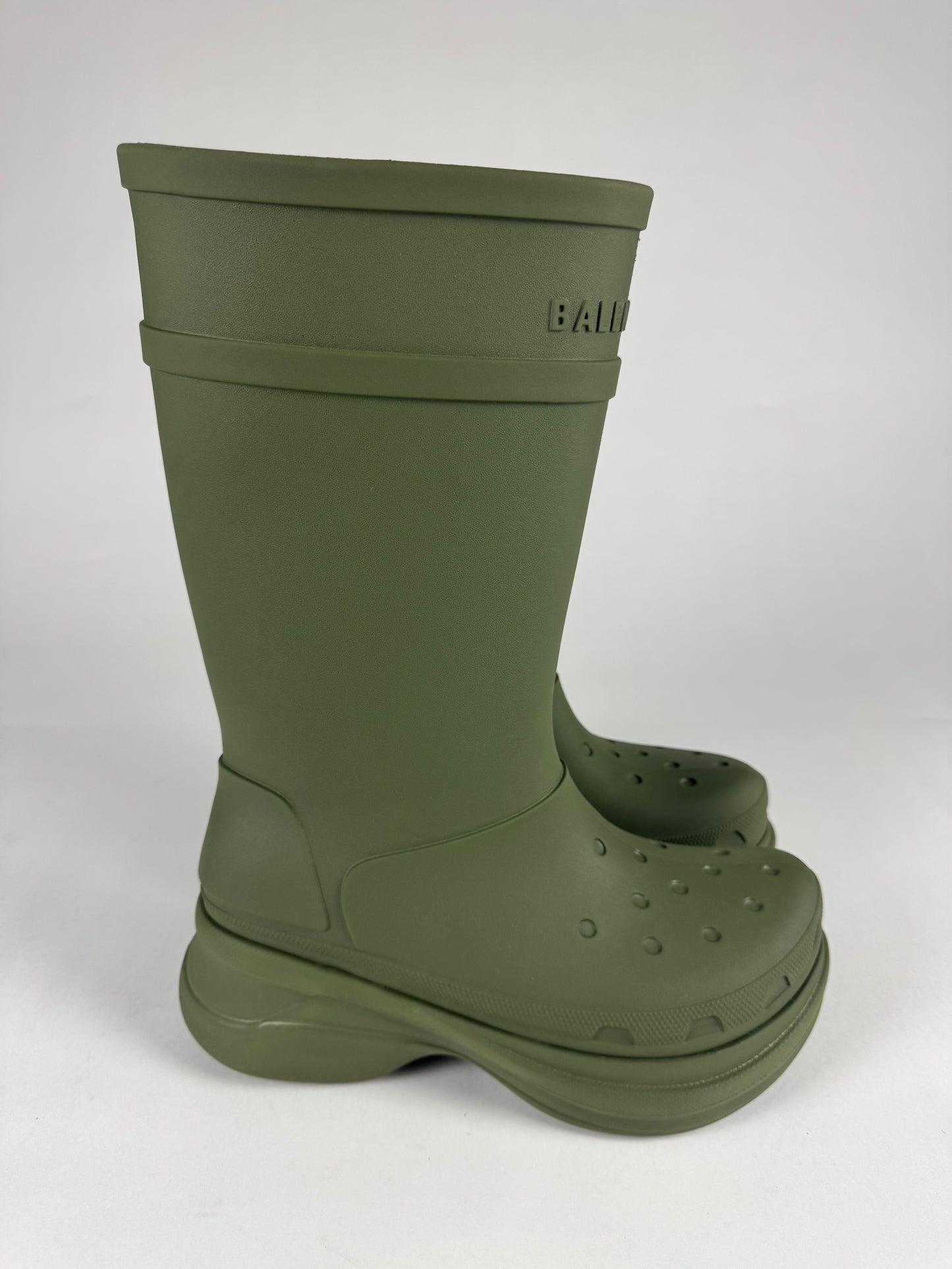 Balenciaga Green Military Oversized Crocs Fisher High Boots Resort 2022 - 44 EU
