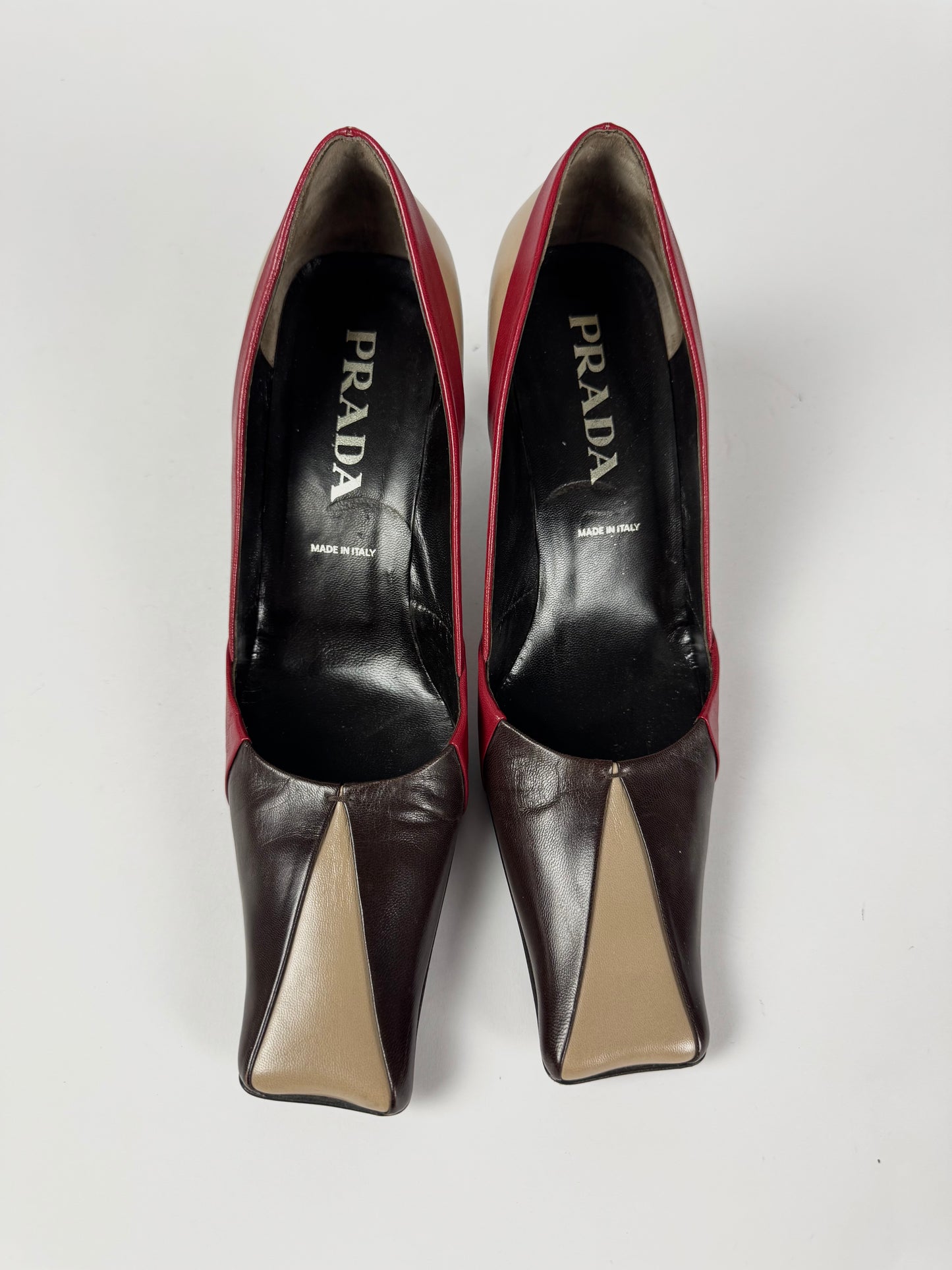 Prada Tricolor Colorblock Leather Kitten Heel Pumps Black Red Taupe Pointed Toe 2000s - 38,5 IT/39 EU