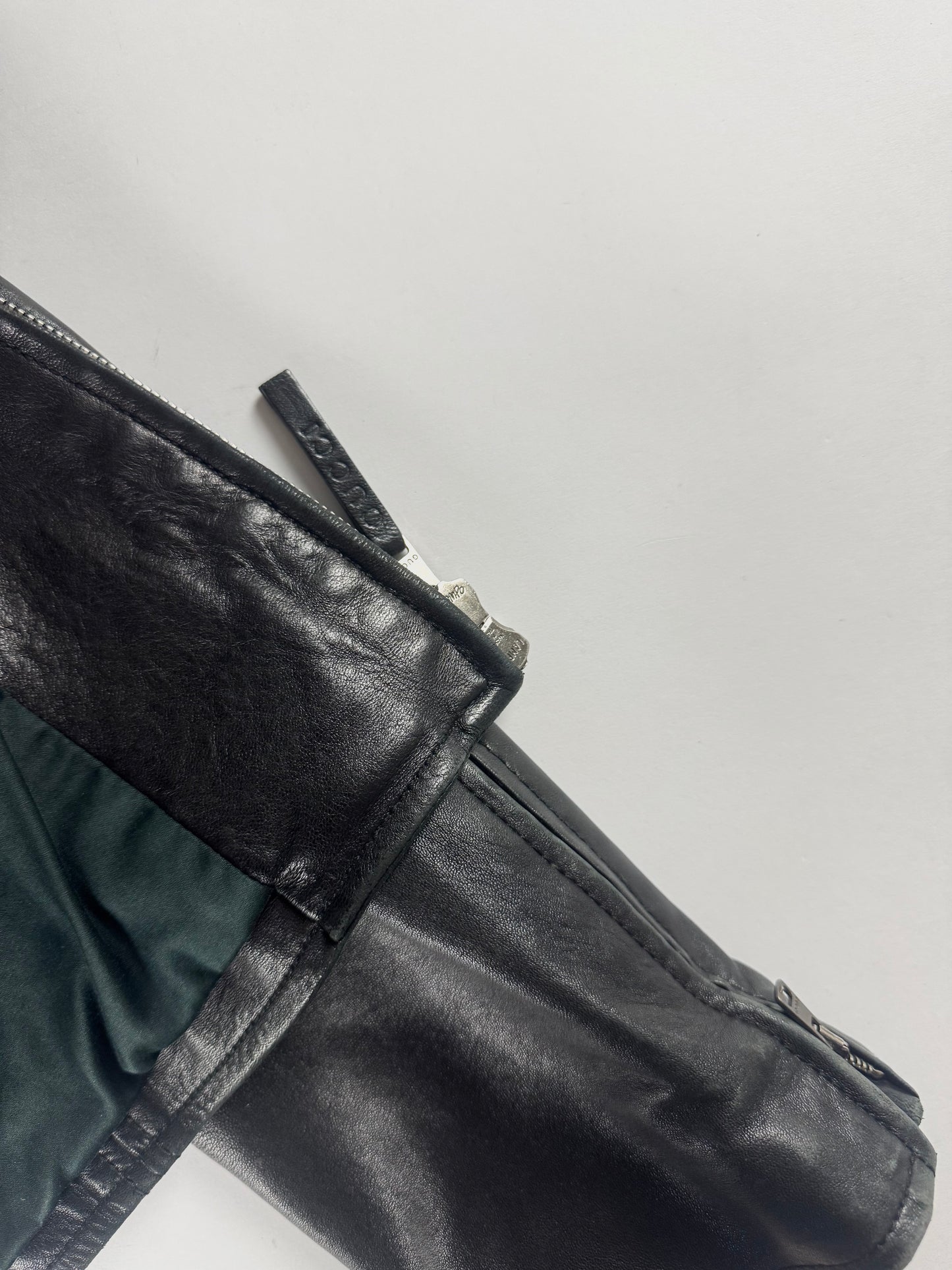 Gucci Premium Leather Lambskin High Neck Zipper Jacket 2000s - M