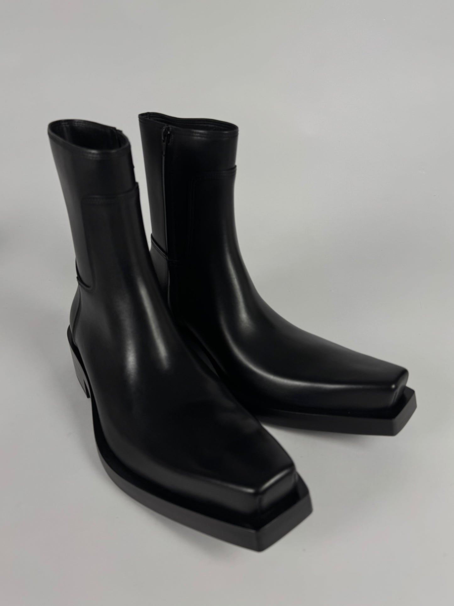 Balenciaga Santiago New Matt Calfskin Cowboy Boots Pre Fall 2023 - 44 EU