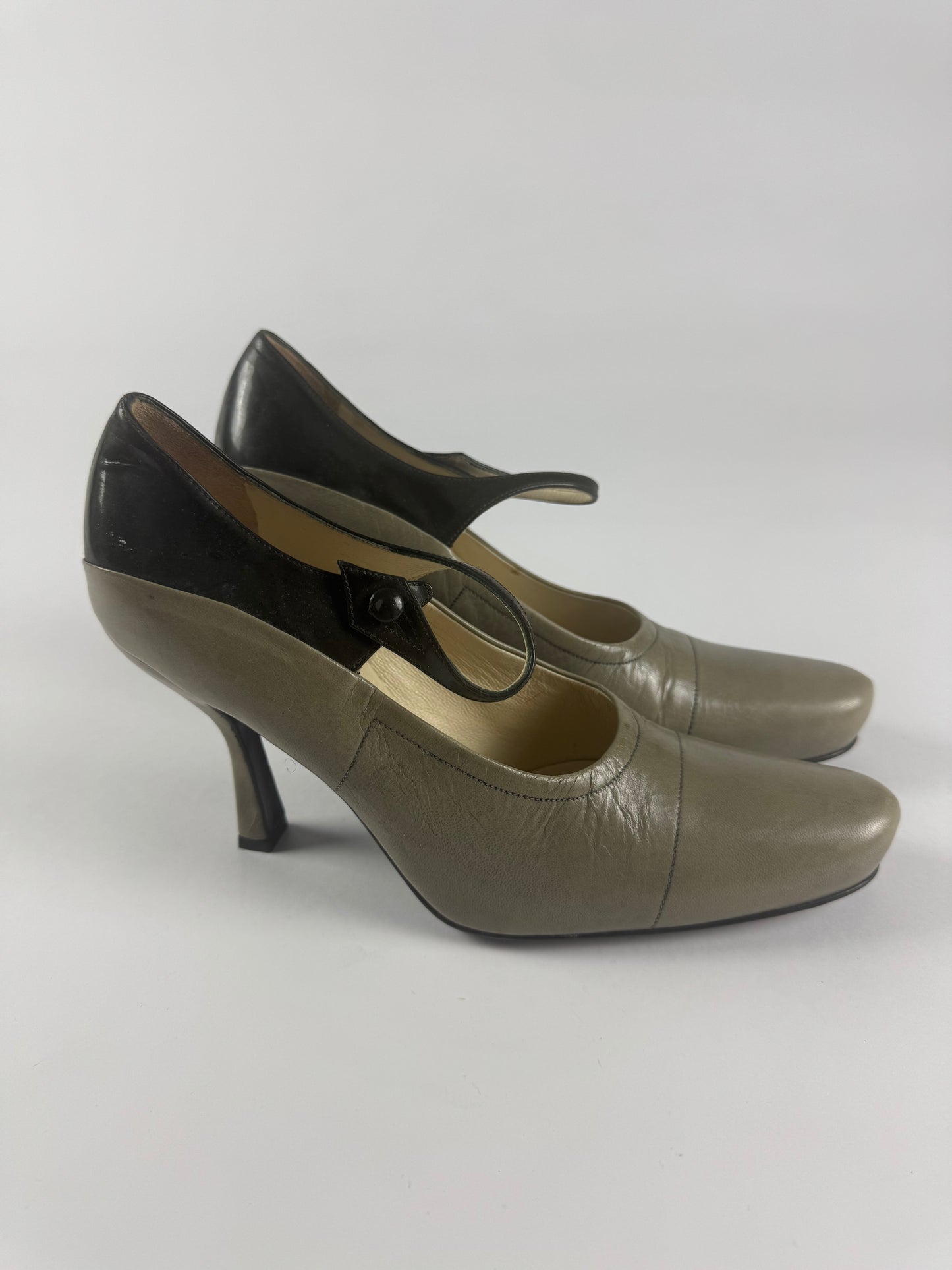 Prada Mary Jane Elegant Two Tones Grey Leather Pumps FW 2001 - 39,5 IT/40,5 EU