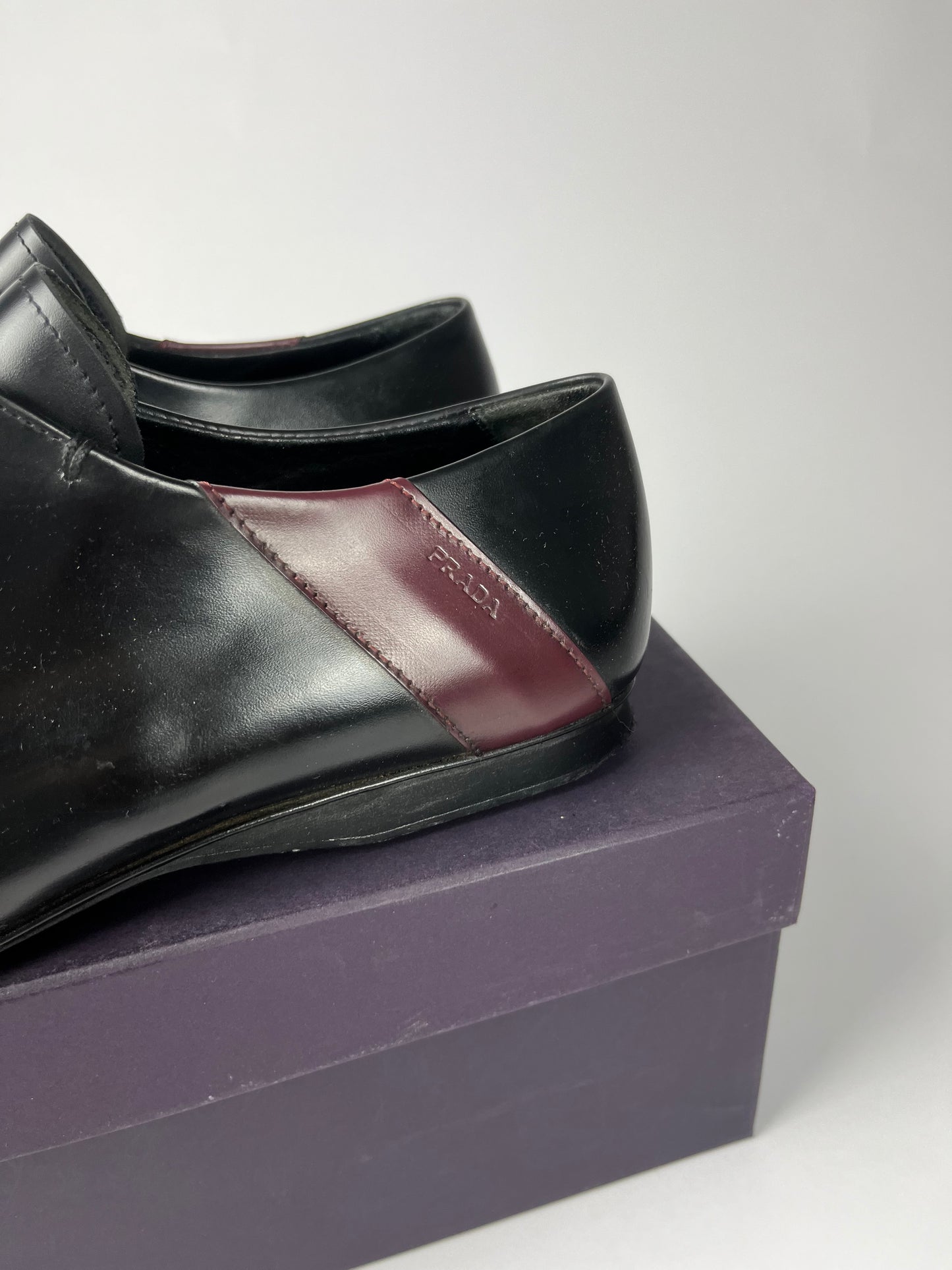 Prada Black Leather Derby SS 2000 - 44 EU