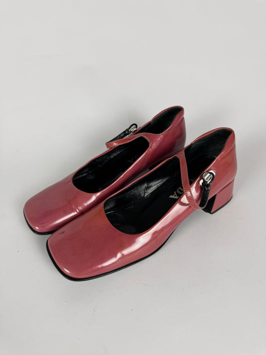 Prada Pink Patent Mary Jane Laced Pumps FW 1999 - 38,5 IT/39 EU