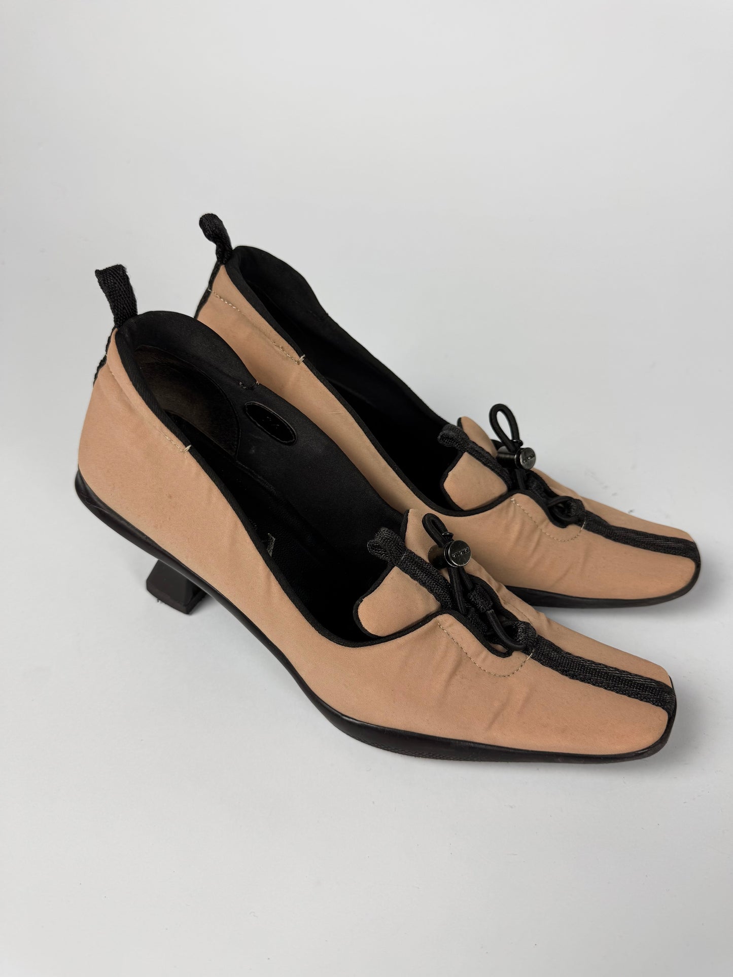 Prada Beige Neoprene Kitten Low Heels FW 1999 - 36 IT/36,5 EU