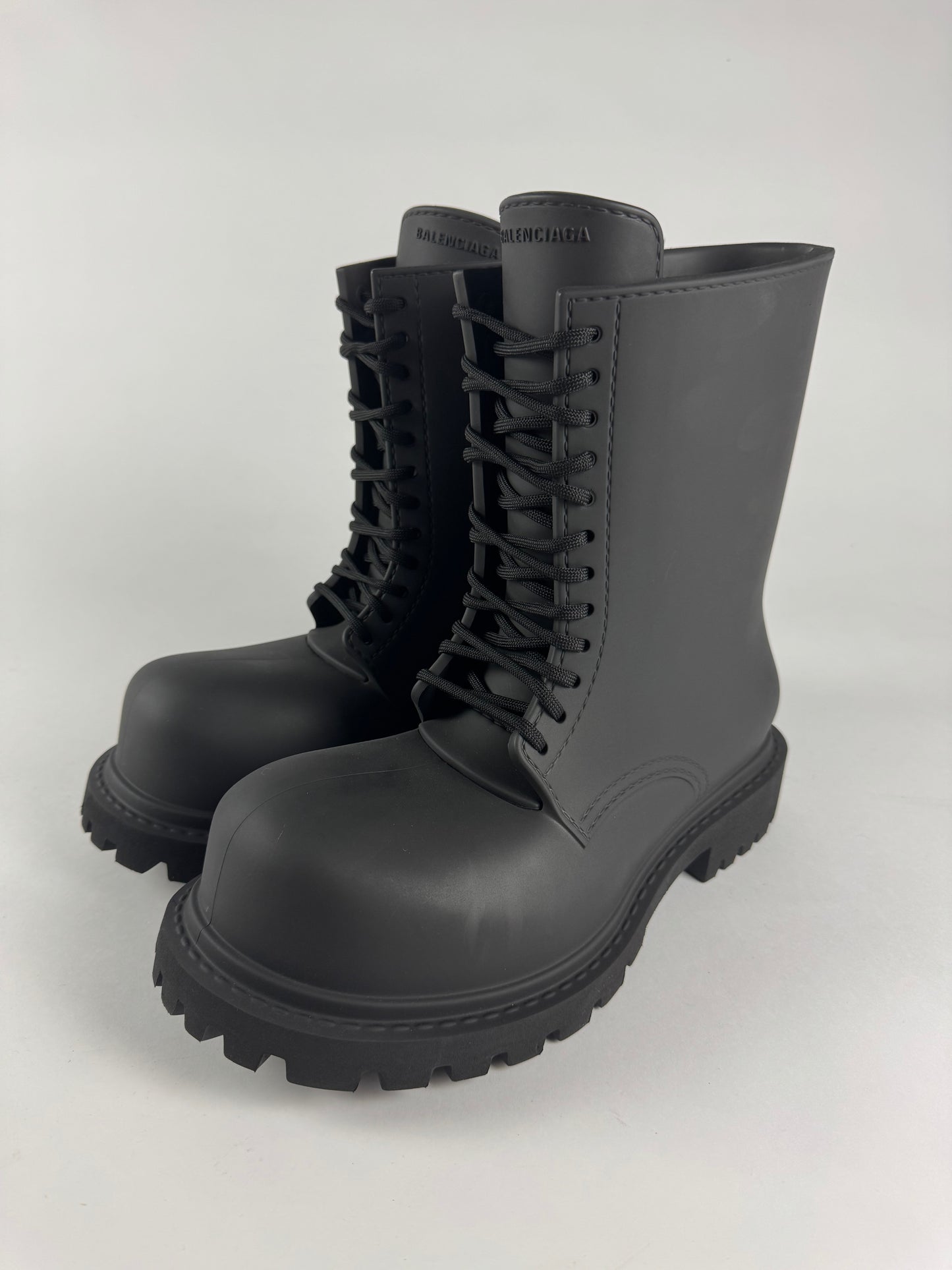 Balenciaga Black Laced Steroid Oversized Boots Resort 2023 - 44 EU