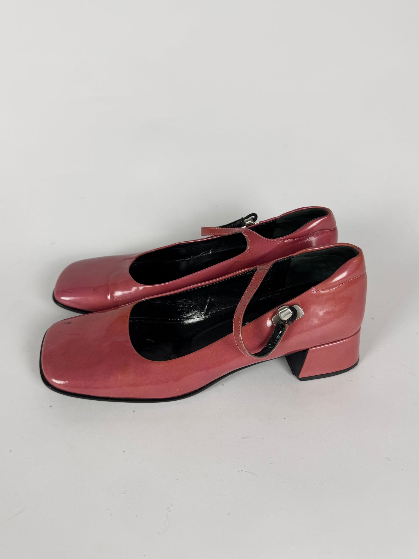 Prada Pink Patent Mary Jane Laced Pumps FW 1999 - 38,5 IT/39 EU