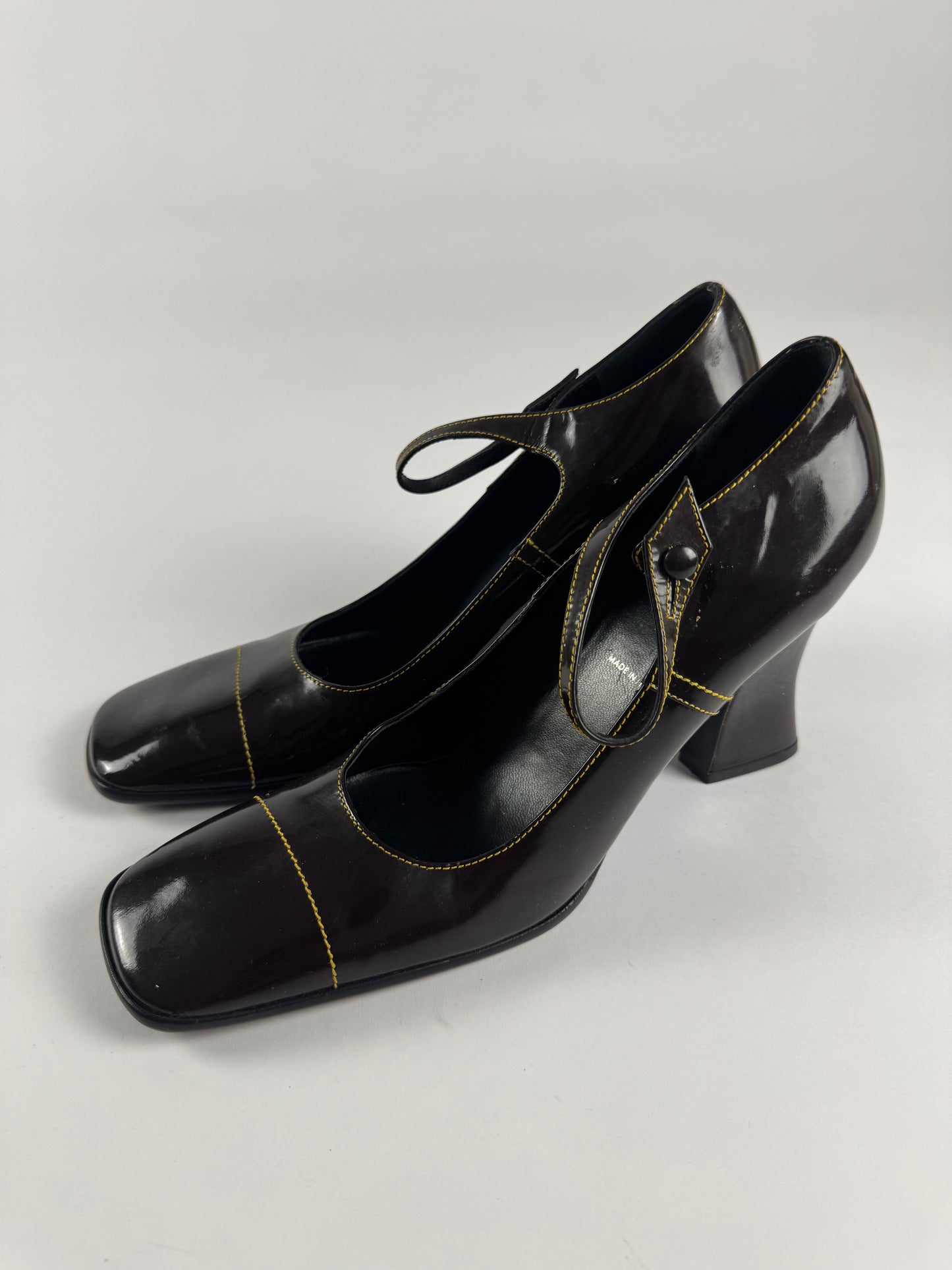 Prada Mary Jane Black Patent Leather Elegant Pumps FW 2001 - 40 IT/41 EU