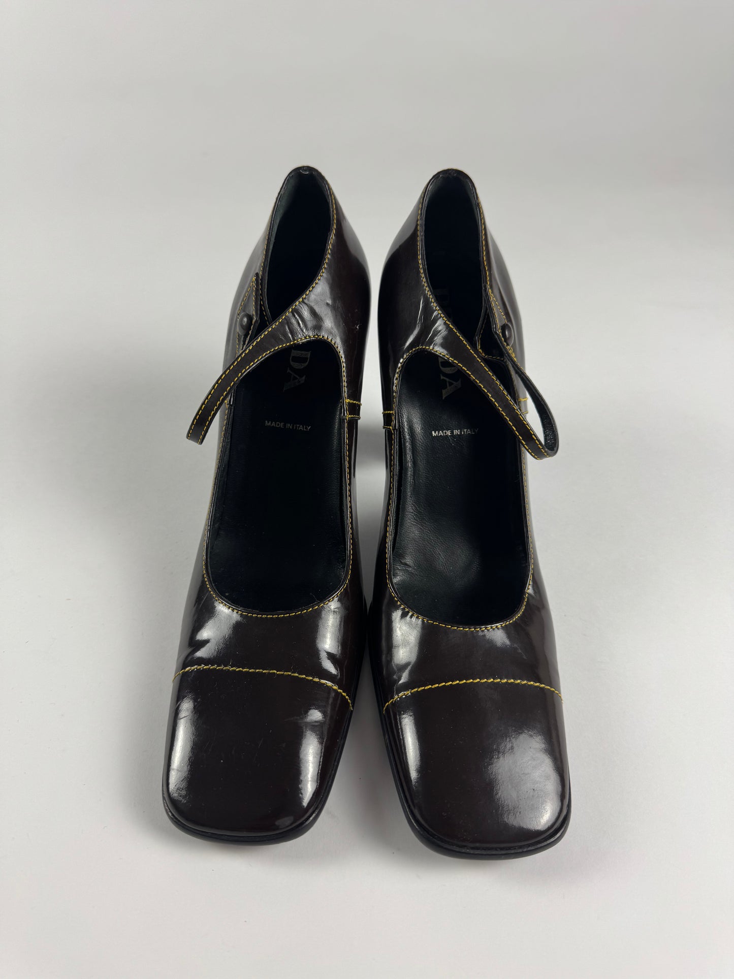 Prada Mary Jane Black Patent Leather Elegant Pumps FW 2001 - 40 IT/41 EU