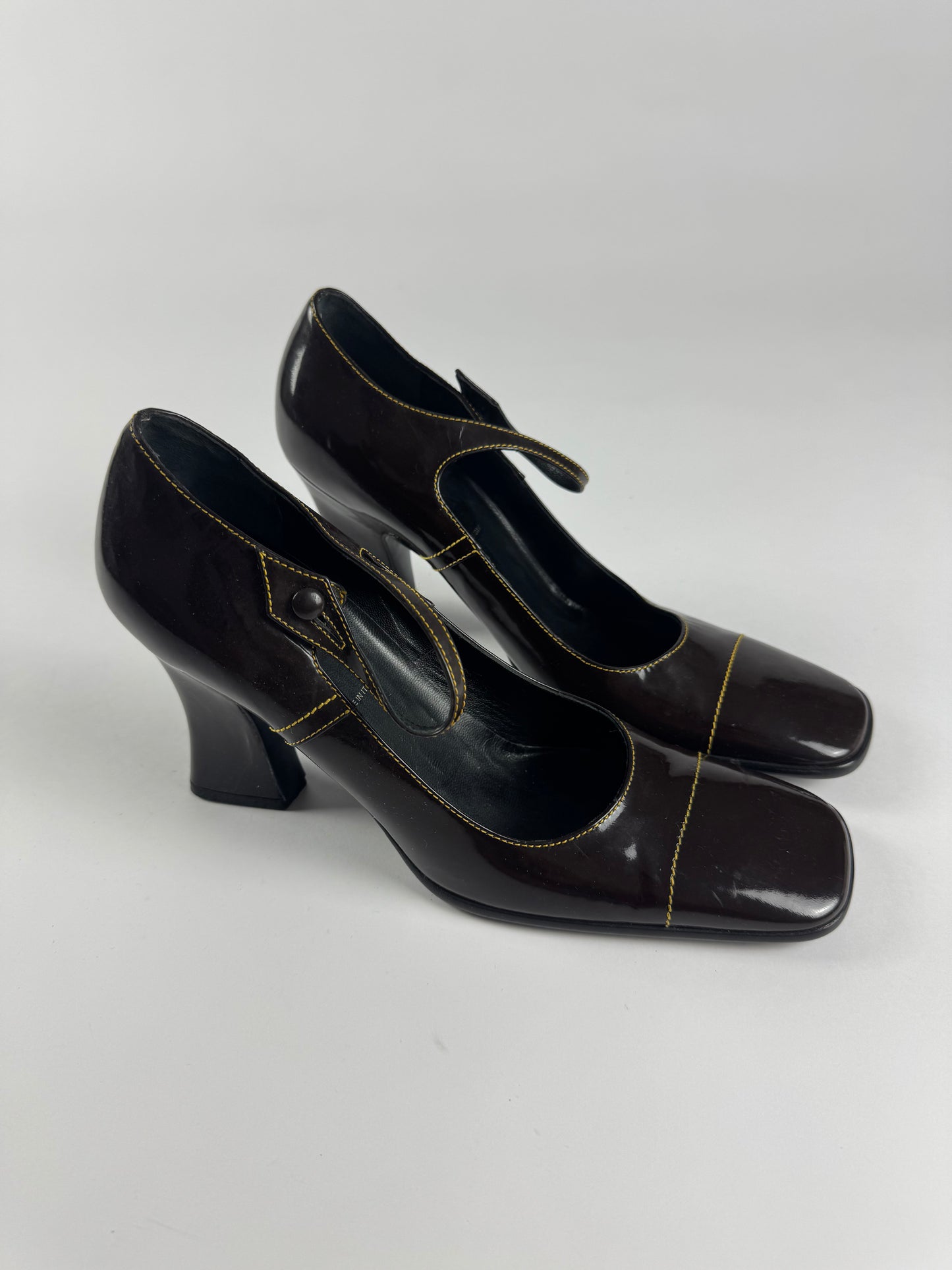 Prada Mary Jane Black Patent Leather Elegant Pumps FW 2001 - 40 IT/41 EU