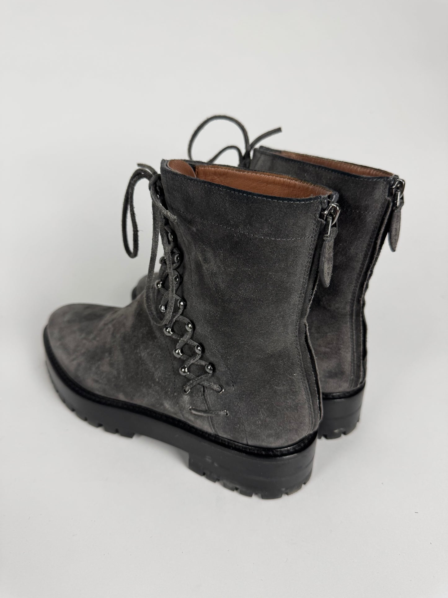 Alaïa Grey Suede Gunmetal Eyelets Asymmetrical Lace Up Lug Sole Back Zip Combat Boots 2010s - 40,5 EU