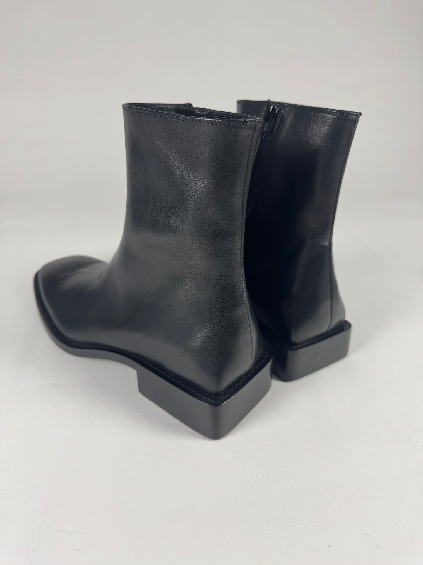 Balenciaga Black Square Rim Carrera Lux Calfskin Boots FW 2019 - 45 EU