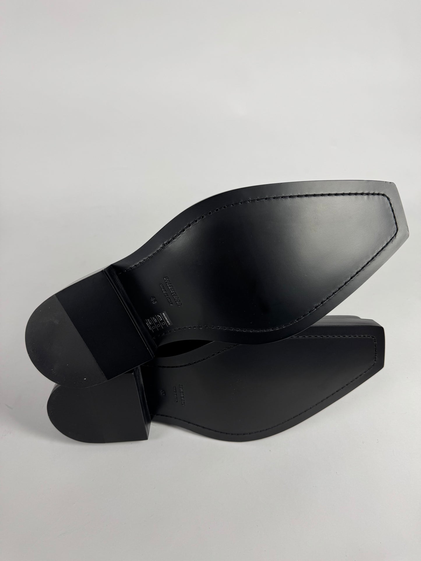 Balenciaga Santiago New Matt Calfskin Cowboy Boots Pre Fall 2023 - 44 EU