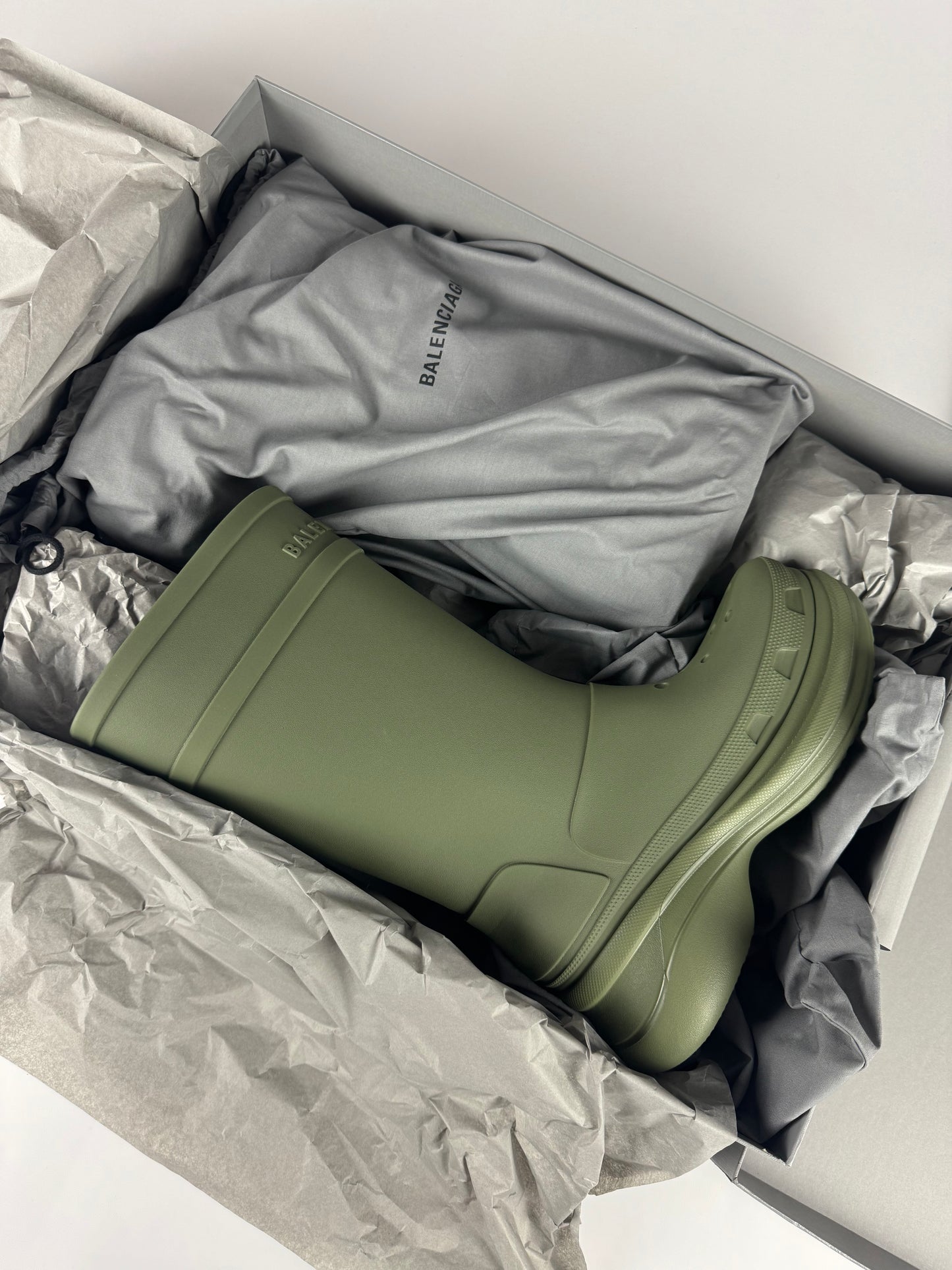 Balenciaga Green Military Oversized Crocs Fisher High Boots Resort 2022 - 44 EU