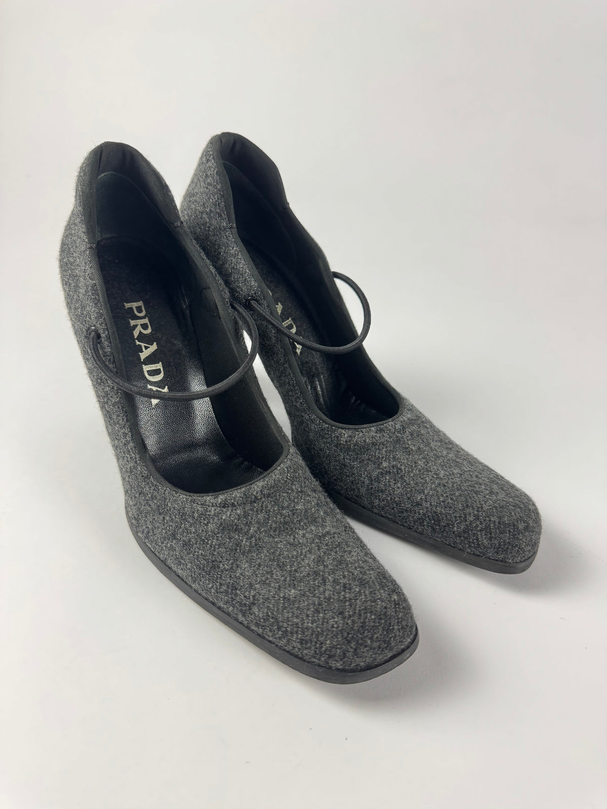 Prada Laced Wool Mary Jane Pumps FW 1998 - 37,5 IT/38 EU