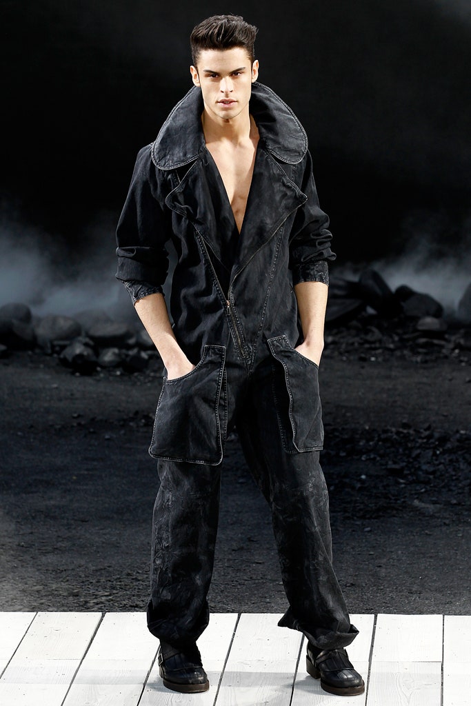 Chanel Sample Post Apocalyptic Belted Boots FW 2011 - 43 EU