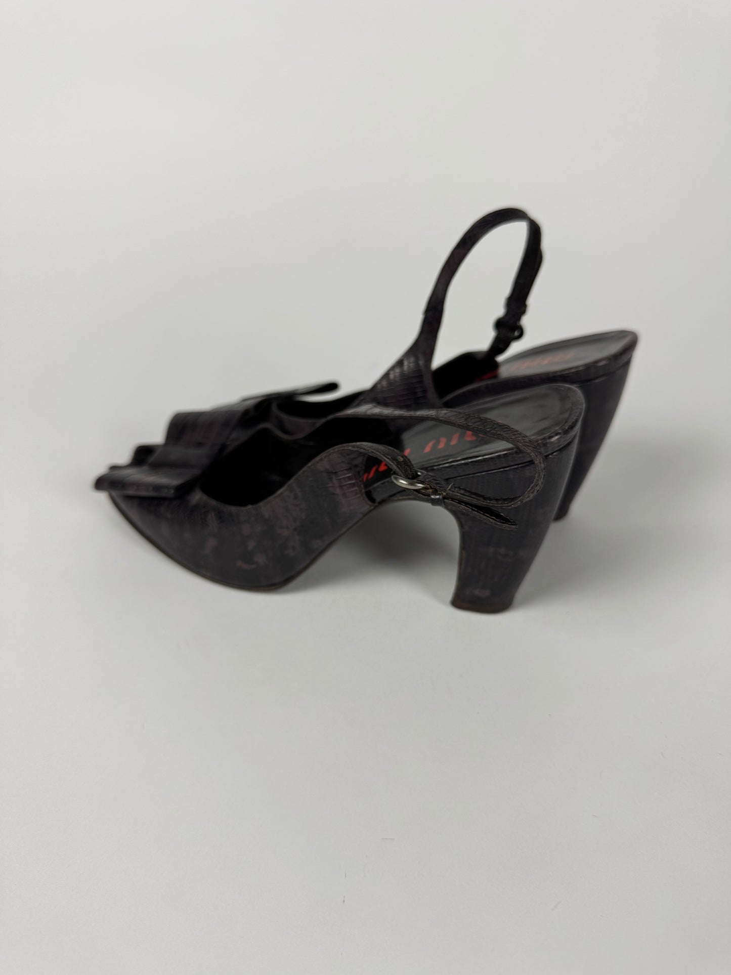 Miu Miu Aubergine Crocodile Embossed Leather Peep Toe Slingback Block Heel Pumps 2000s - 38,5 IT/39 EU