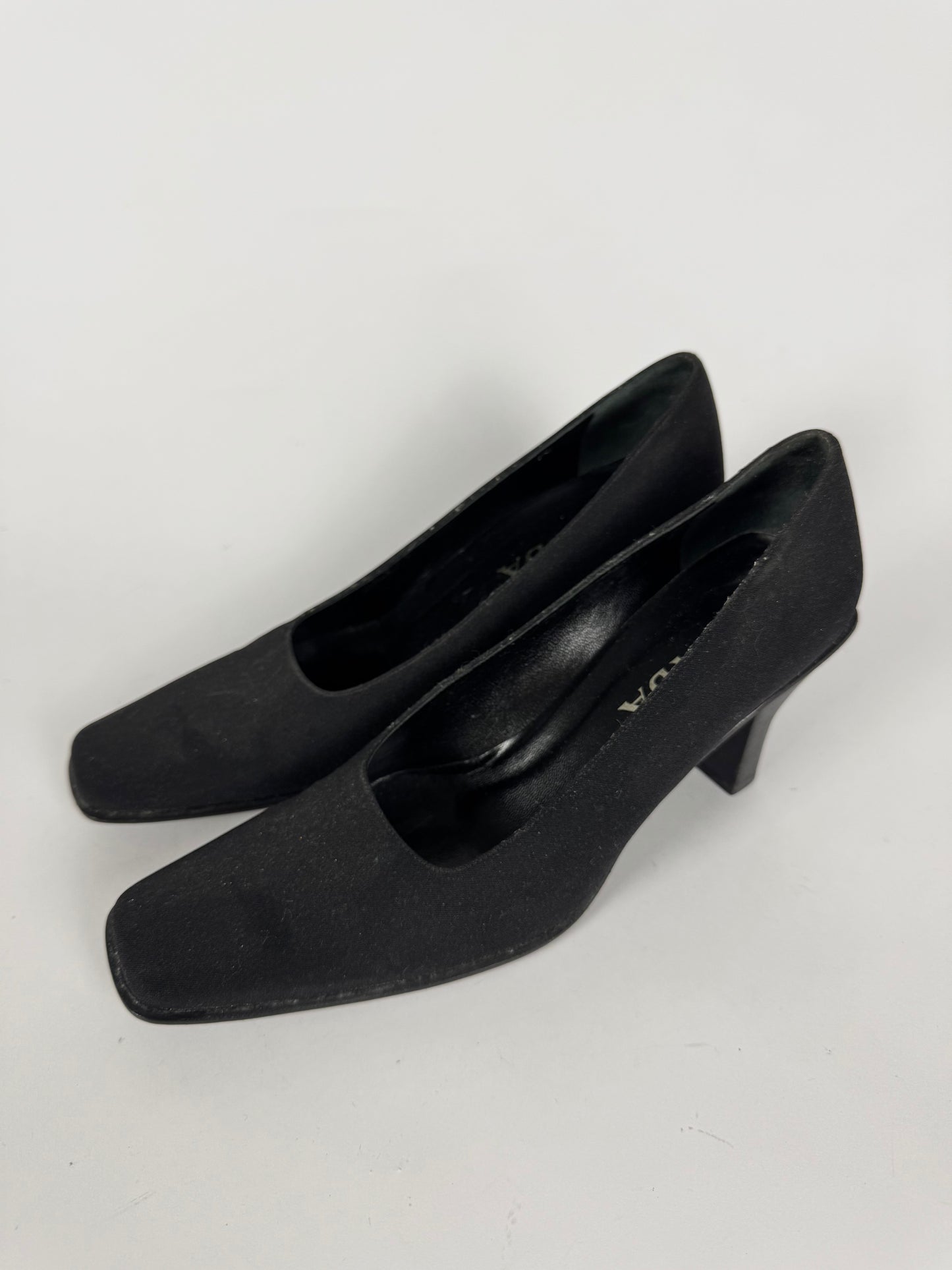 Prada Soft Black Square Toe Heels 1990s - 38,5 IT/39 EU