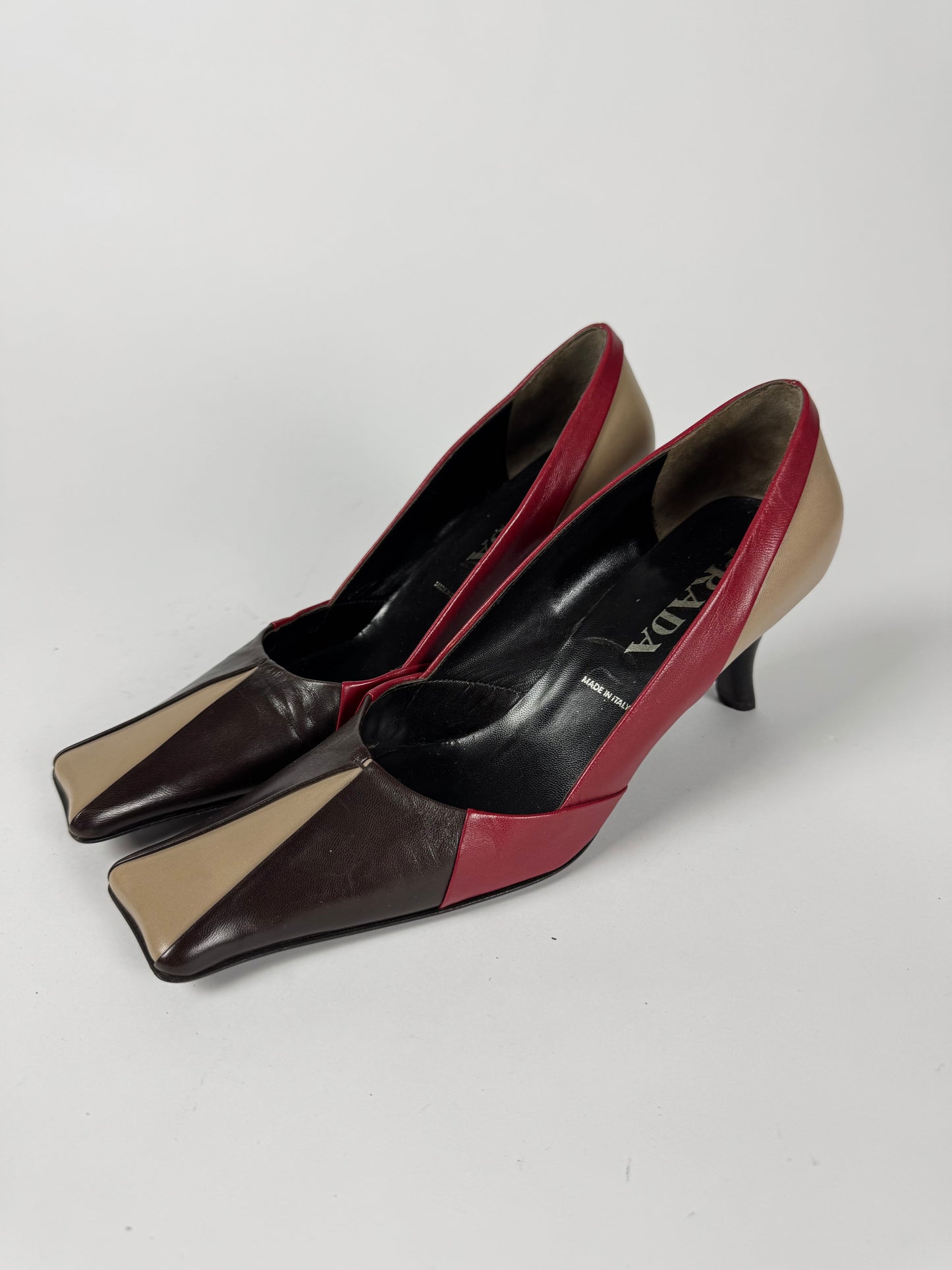 Prada Tricolor Colorblock Leather Kitten Heel Pumps Black Red Taupe Pointed Toe 2000s - 38,5 IT/39 EU