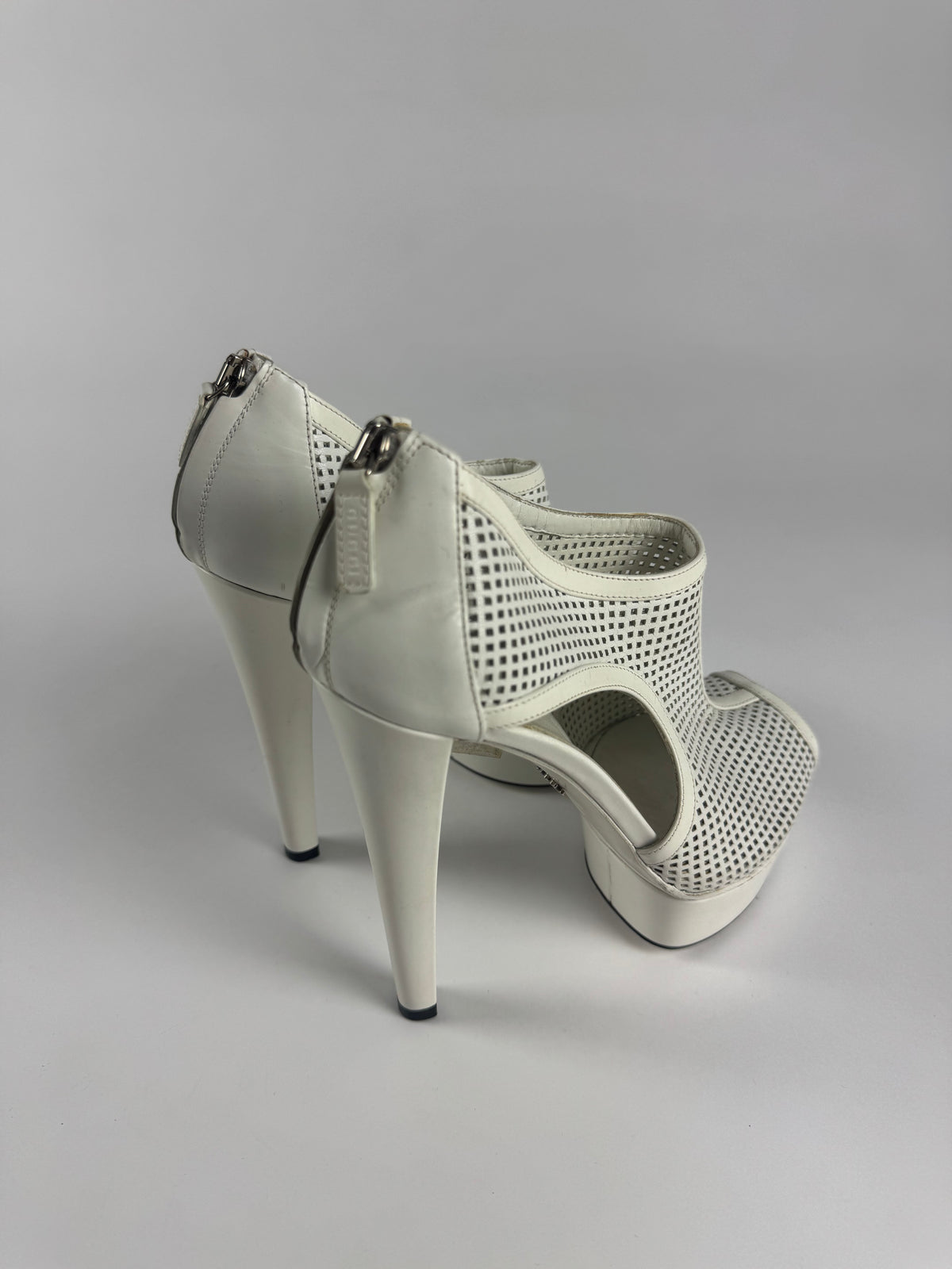 Gucci Open Toed Perforated Leather Caged Heels Pumps SS 2010 - 38 IT/38,5 EU