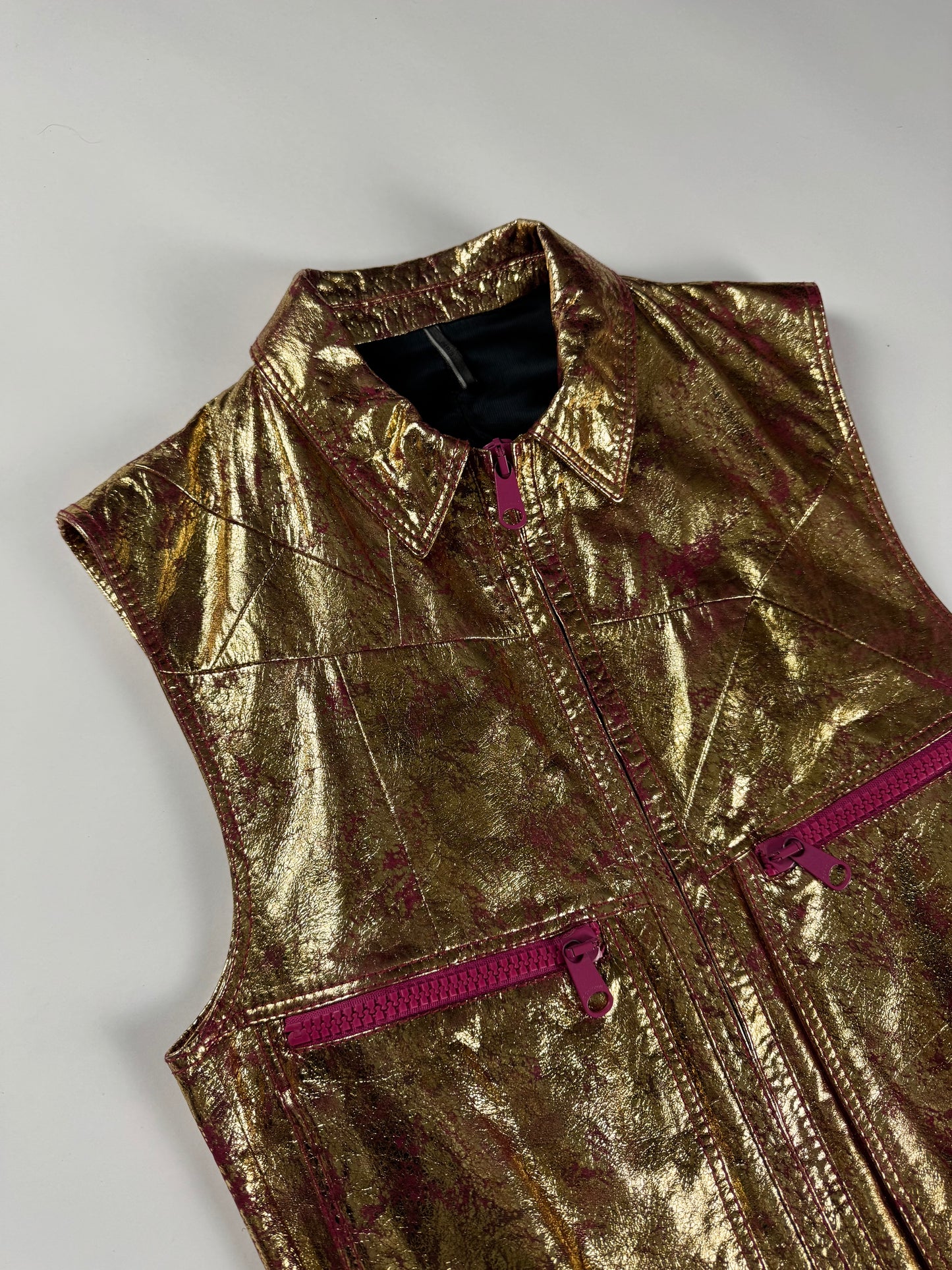 Dior Homme Sample Oro Fluxia Gold Crinkled Metallic Fuchsia Zip Trim Leather Sleeveless Jacket SS 2009 - M
