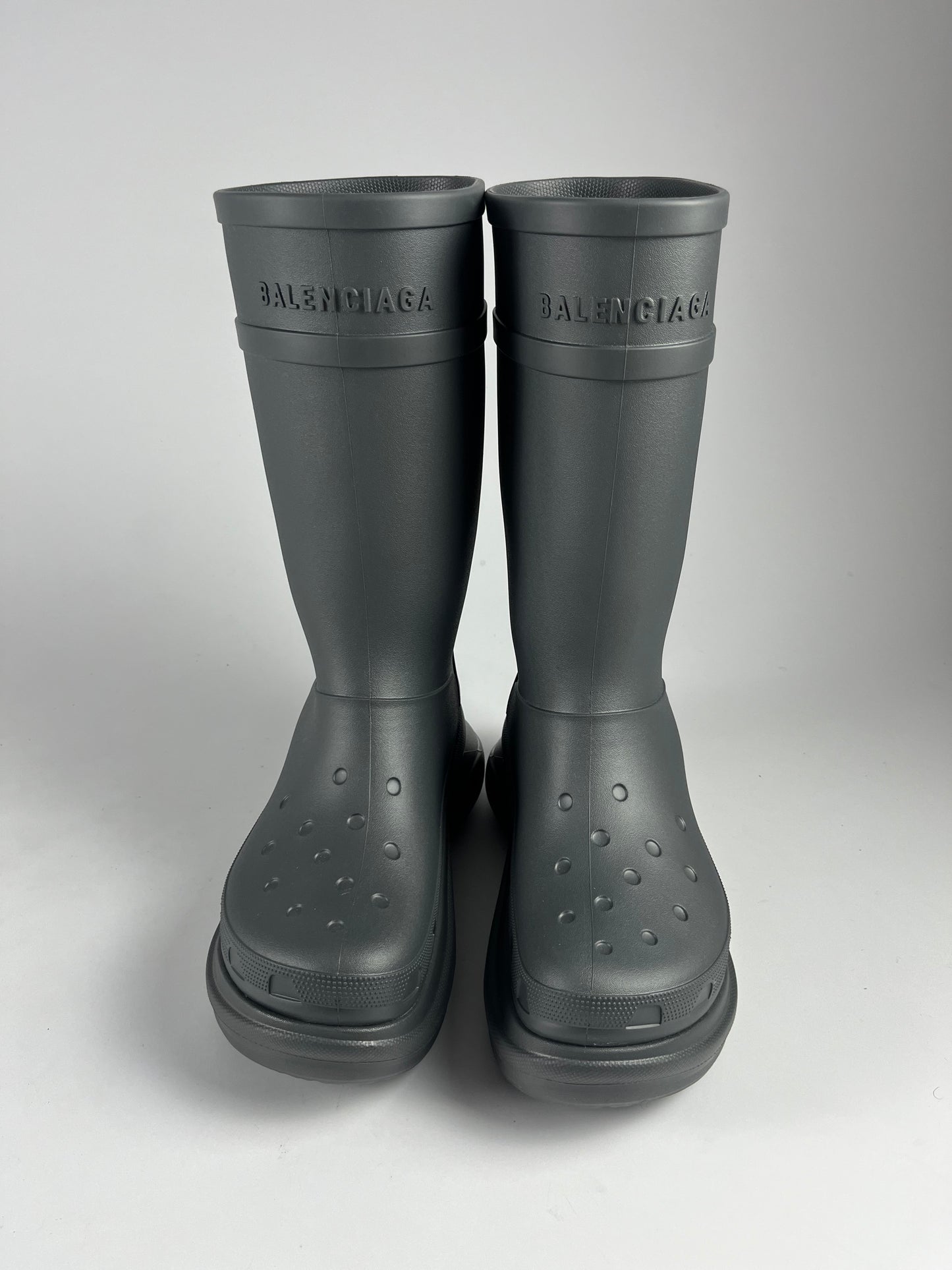 Balenciaga Grey Oversized Crocs Fisher Boots Ressort 2022 - 45 EU