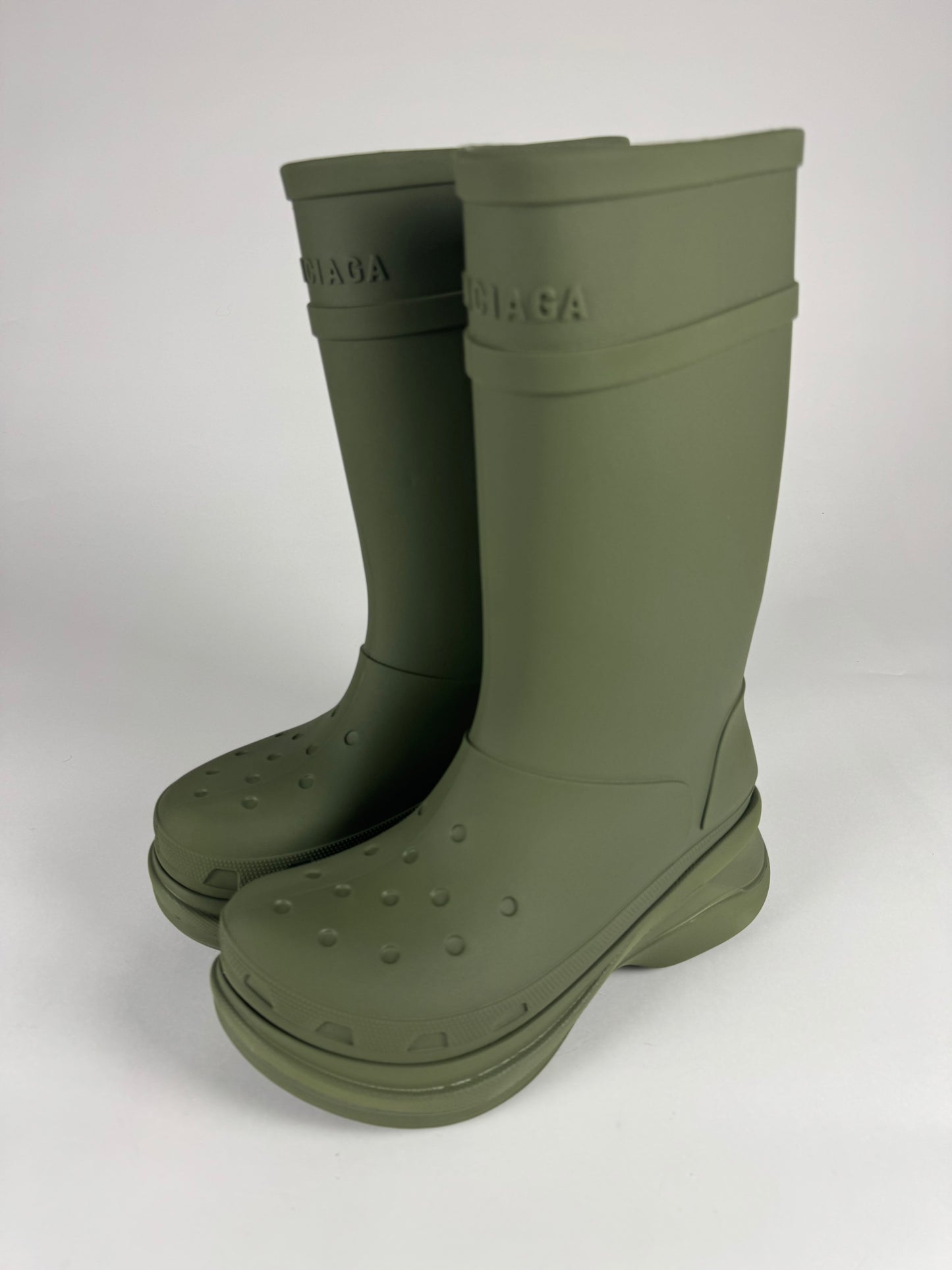 Balenciaga Green Military Oversized Crocs Fisher High Boots Resort 2022 - 44 EU