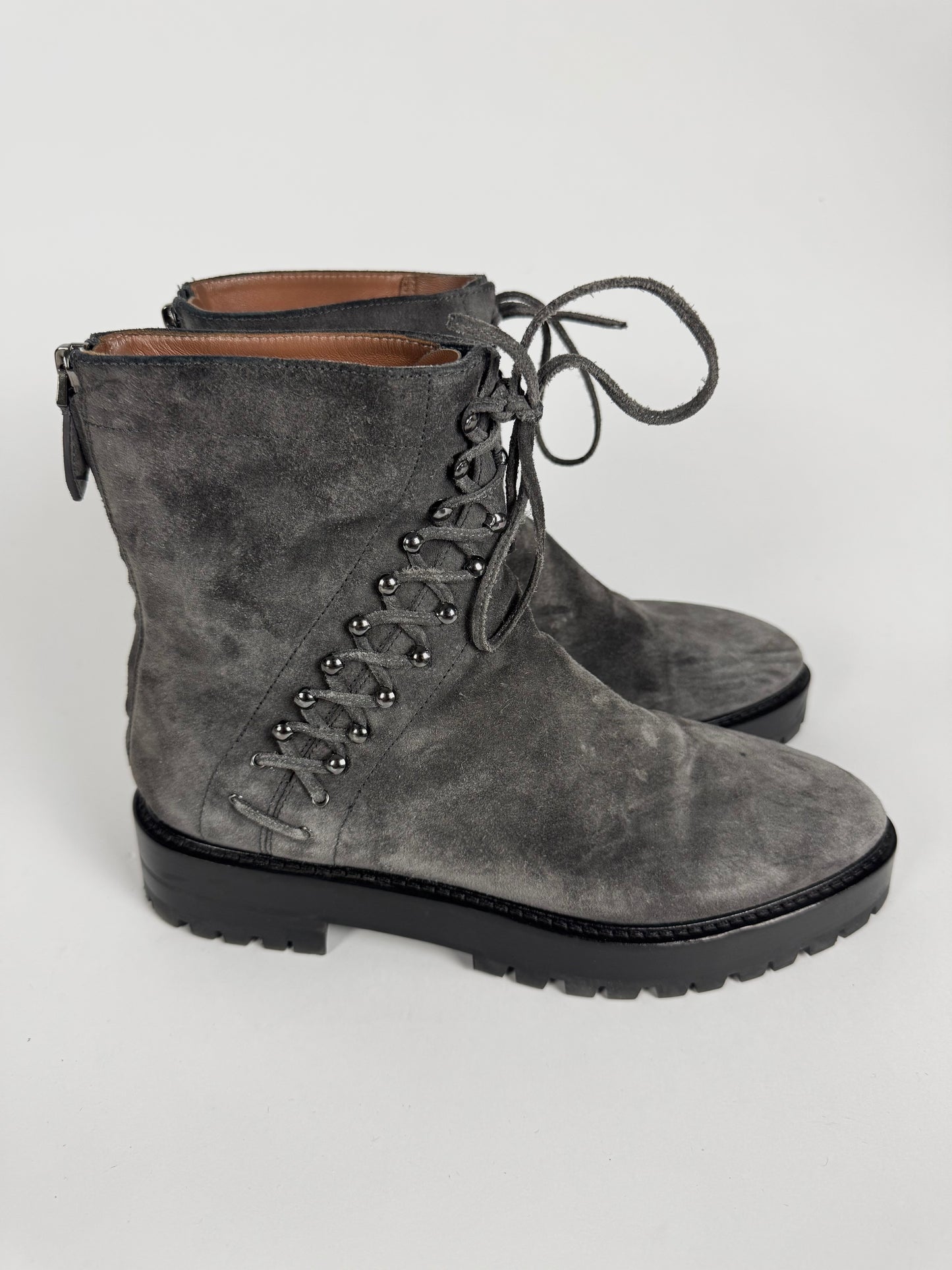 Alaïa Grey Suede Gunmetal Eyelets Asymmetrical Lace Up Lug Sole Back Zip Combat Boots 2010s - 40,5 EU