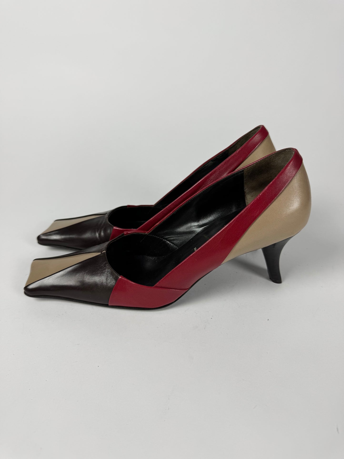 Prada Tricolor Colorblock Leather Kitten Heel Pumps Black Red Taupe Pointed Toe 2000s - 38,5 IT/39 EU