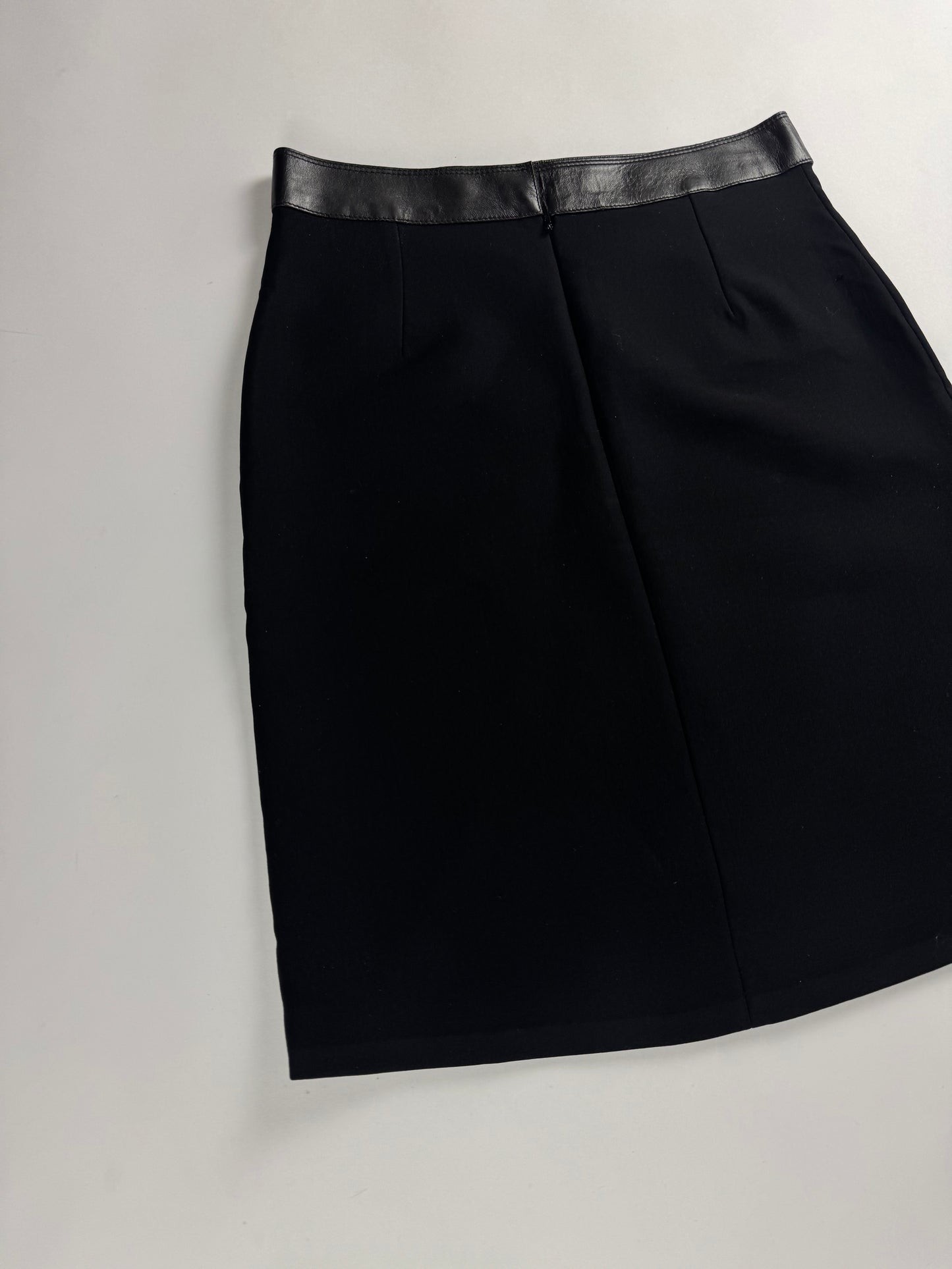 Gucci Tom Ford Essential Black Leather Pockets Skirt FW 2000 - M