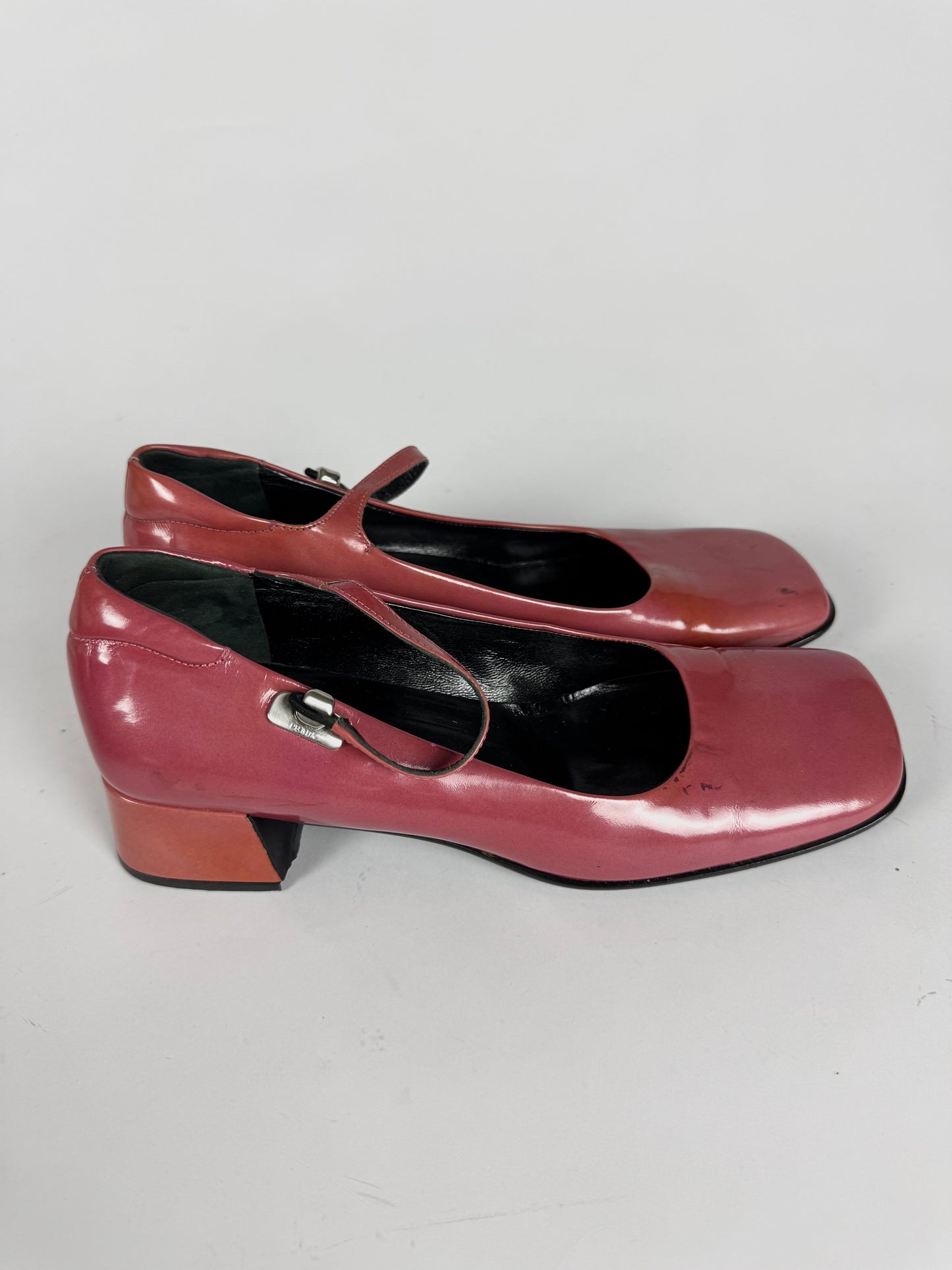 Prada Pink Patent Mary Jane Laced Pumps FW 1999 - 38,5 IT/39 EU