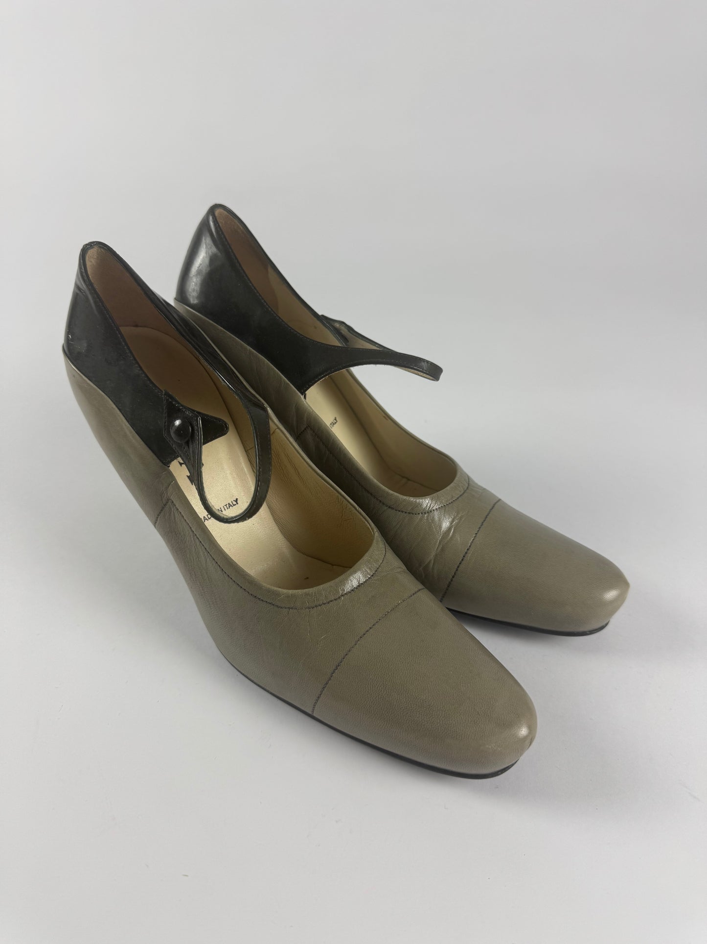 Prada Mary Jane Elegant Two Tones Grey Leather Pumps FW 2001 - 39,5 IT/40,5 EU